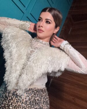Kainaat Arora Instagram - Life Of A bird 🦅🦅🦅🦅 🦅
.
.
.
.
#kainaatarora 
Managed by : #priyankShah 
📷 : @business.manager_kainaat 
Glam : #Rahul