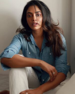 Kamakshi Bhaskarla Instagram - ✨️💛
. 
. 
. 
. 
. 
. 
. 
. 
Photography - @advait_vaidya
Styling- @bymahi_
Make up- @mua_aanchalkhanna
Hair- @hairmakeupjosephinec
. 
. 
. 
. 
#tollywood #tollywoodactress #actress  #monicabellucci #movie #indiancinema #love #london #girlonfire #newyear #laila