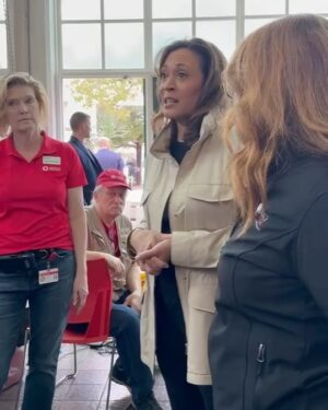 Kamala Harris Instagram - In January, we saw historic damage in Altadena, Pacific Palisades, and throughout Los Angeles due to wildfires. These blazes — made worse by the climate crisis — devastated communities.

At the same time, we also witnessed the best of who we are as Americans, including neighbors supporting one another and the heroic actions of our first responders. Today, I had the pleasure of meeting some of them.

Angelenos are clear: We will continue to stand together as we recover and rebuild.