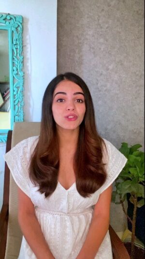 Kamya Ahlawat Instagram - Unlock the secret to strong, luscious locks with Nat Habit's Cold-Pressed Castor Oil! 💪

Discover the ultimate hair growth solution with 100% cold-pressed and unadulterated castor oil.

Why choose Nat Habit Castor Oil?
🌿 100% natural, cold-processed for maximum nutrient retention.
❌ No chemicals or mineral oil - just pure goodness!
🔑 Key nutrients include Omega-6, Omega-9, and Vitamin E.
🌱 Promotes longer and thicker hair with regular use.
💫 Aids in hair, eyebrow, and eyelash growth.

Ready to elevate your haircare routine? Try Nat Habit's Castor Oil and unleash your hair's full potential! 💁‍♀️

#NatHabit #CastorOil #NaturalHairCare"