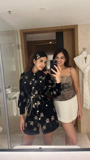 Kamya Ahlawat Instagram - Met her after 4 months 😢 
.
.
. 
.
.
.
.
.
.
.
.
.
.

#bff #love #friends #instagood #happy #cute #bestfriends #forever #smile #fun #bf #photooftheday #gf #friendship #couple #beautiful #girlfriend #together #bestfriend #girl #boyfriend #instalove #kiss #adorable #hugs #loveher #romance #kisses #me #lovehim