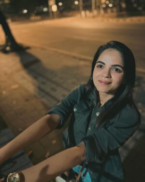 Kamya Ahlawat Instagram - City lights and Fire flies 🌌