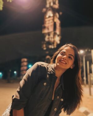 Kamya Ahlawat Instagram - City lights and Fire flies 🌌
