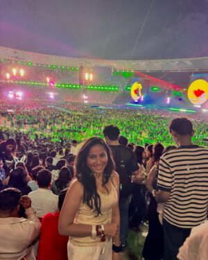 Kanchi Kaul Instagram - Attending Coldplay for the second time… but THIS!!! ✨💫 The stadium, the music, a hundred and fifty thousand voices united in song and love … the VIBE … the energy —absolutely magical. 🌟 We got fixed, the lights guided us home, but sharing this surreal experience with MY UNIVERSE 🌎 my  not-so-littles , made it euphoric, overwhelming, and truly one of the best days of our lives. ❤️💙 YES !  The core memory had to be made with them ❤️‍🔥
And Im so Proud that the most unforgettable concert of my life happened right here in INDIA! 🇮🇳 A place that somehow always felt a bit underwhelming for moments like this—until last night. 🌌 THE STADIUM!!! Mammoth !! No words can ever capture the beauty of what just unfolded, the sheer magic of it all. This night will live in our souls forever 🌟❤️✨ . Coldplay, you were everything! 🎶✨💖 26.01.2025 Ahmedabad.  #coldplaycorememory #theadventuresofAI #musicofthespheres #coldplayindia #skyfullofstars #myuniverse #republicday
