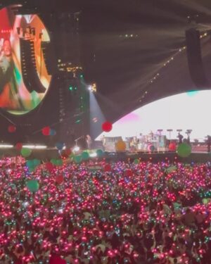 Kanchi Kaul Instagram - Attending Coldplay for the second time… but THIS!!! ✨💫 The stadium, the music, a hundred and fifty thousand voices united in song and love … the VIBE … the energy —absolutely magical. 🌟 We got fixed, the lights guided us home, but sharing this surreal experience with MY UNIVERSE 🌎 my  not-so-littles , made it euphoric, overwhelming, and truly one of the best days of our lives. ❤️💙 YES !  The core memory had to be made with them ❤️‍🔥
And Im so Proud that the most unforgettable concert of my life happened right here in INDIA! 🇮🇳 A place that somehow always felt a bit underwhelming for moments like this—until last night. 🌌 THE STADIUM!!! Mammoth !! No words can ever capture the beauty of what just unfolded, the sheer magic of it all. This night will live in our souls forever 🌟❤️✨ . Coldplay, you were everything! 🎶✨💖 26.01.2025 Ahmedabad.  #coldplaycorememory #theadventuresofAI #musicofthespheres #coldplayindia #skyfullofstars #myuniverse #republicday