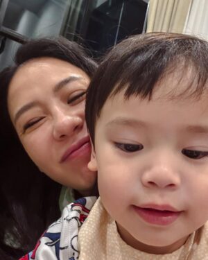 Kaneungnij Jaksamittanon Instagram - My valentine My better half 
ขอบคุณที่เป็นสามีที่ดี เป็นพ่อที่ดีของลูกทั้งสองคน เป็นคนช่วยคิด ช่วยดูแลลูกแบบสุดๆ ตั้งแต่มีลูกภาพคู่เรา2คนก็แทบจะไม่มี 555 มีแต่ภาพเรา2คนที่มาจากฝีมือเจ้าลูกชาย นอกนั้นภาพหมู่ ภาพแยกทั้งนั้น love you นะคะ