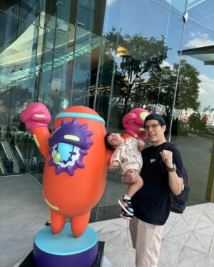 Kaneungnij Jaksamittanon Instagram - My valentine My better half 
ขอบคุณที่เป็นสามีที่ดี เป็นพ่อที่ดีของลูกทั้งสองคน เป็นคนช่วยคิด ช่วยดูแลลูกแบบสุดๆ ตั้งแต่มีลูกภาพคู่เรา2คนก็แทบจะไม่มี 555 มีแต่ภาพเรา2คนที่มาจากฝีมือเจ้าลูกชาย นอกนั้นภาพหมู่ ภาพแยกทั้งนั้น love you นะคะ