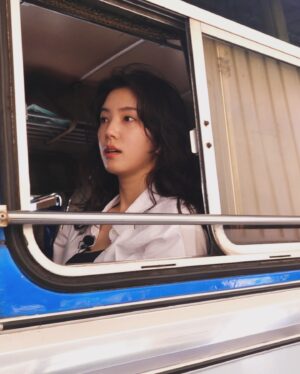 Kang Ji-young Instagram - 퍽 더웠던 여름을 보내고.
