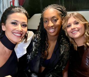 Karima Charni Instagram - Après 15 semaines de compétition, place à une finale 100% féminine samedi prochain en direct sur @tf1 🔥

Bravo @ebonyqueensheba & @marinedmusique ✨👏🏽🫰🏽

Qui sera la grande gagnante? Soutenez votre élève préférée! On les accompagne avec amour, respect et bienveillance 🤍🙏🏽

#StarAcademy #LaFinale #TF1
