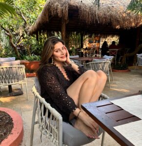 Actress Karishma Kotak HD Photos and Wallpapers February 2025