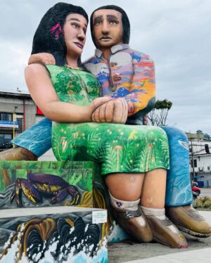 Karla Rubilar Instagram - #LaRutaDePinoyKarla
Dia 3
En nuestro recorrido llegamos con @karlaenaccion a #PuertoMontt, donde no podía faltar la clásica foto junto al Monumento a los Enamorados, ese ícono frente al mar que captura la esencia romántica de la ciudad.

Luego nos aventuramos hacia los impresionantes Saltos de Petrohué @saltosdelpetrohue a poco más de una hora de la ciudad. 
Aunque notamos que el caudal ha disminuido en comparación con años anteriores, el paisaje sigue siendo espectacular, rodeado de un entorno verde y naturaleza que te deja sin palabras. 🌿🌊

Cada lugar nos muestra un pedacito único del sur de Chile, ¡y aún queda mucho por descubrir!

#LaRutaDePino #DosEnPuertoMontt #SaltosDePetrohue