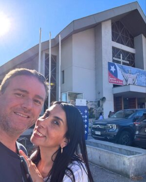 Karla Rubilar Instagram - #LaRutaDePinoyKarla 2025
Día 1: ¡Inicio de una nueva aventura! 
Partimos en #Concepción, mi ciudad natal, donde viví durante 12 años. Entre sus calles, recorrí junto a @karlaenaccion los lugares más importantes de mi infancia, recordando momentos que marcaron mi vida.

#DosEnConcepcion #LaRutaDePino