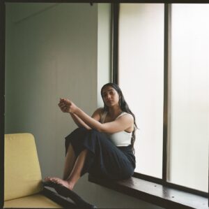 Karthika Muralidharan Instagram - Home is where the heart rests and feet get on the sofa ❤️

📷 - @devpriyamohata 💝