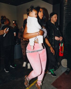 Kash Doll Instagram - Philly SOLD OUT! I Luhhhhh yalll ❤️ #thelastdolltour with the last doll 🥰

Fur @thefurandleathercentre x @fgmbespoke
