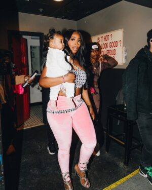 Kash Doll Instagram - Philly SOLD OUT! I Luhhhhh yalll ❤️ #thelastdolltour with the last doll 🥰

Fur @thefurandleathercentre x @fgmbespoke