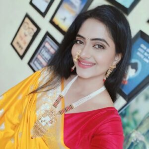 Kashmira Kulkarni Instagram - "Introducing Kashhmira Kulkarni, the lead actress of the upcoming Marathi film VAAMA – Ladhai Sanmanachi. 

She portrays Sarla, a young woman whose inspiring journey is set to leave a powerful impact on the audience. Through this film, Sarla’s story becomes a beacon of women empowerment and self-dependency. Stay tuned for a cinematic experience like no other!"

@actresskashmira
@arkondke 

#vaamaladhaisanmanachi #Vaamathefilm #kashhmiragkulkarrni  #WomenEmpowerment #MarathiCinema