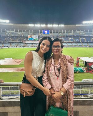 Kasturi Chhetri Instagram - Thank you 2024 for the laughter, the learning, and the endless memories that sparkle like diamonds in my mind❤️🧿✨
#goodbye2024