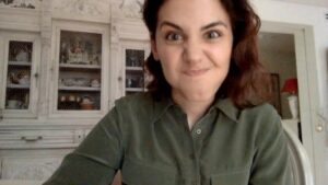 Katie Melua Instagram - Found this old outtake of me trying (and failing) to string a sentence together for social media. I wasn’t sure about sharing it, but it feels like a pretty accurate representation of January - lots of attempts, good intentions, but ultimately a little messy 🤣