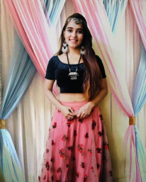Kaushiki Rathore Instagram - I’m very fortunate that I can live many lives in one life.
Acting is not a profession or a job for me, it is my self-growth Because of this I am becoming a good person. I am able to understand people. I am able to understand their pain, life and the feelings of people. Whether it is a human or an animal,so acting is making me a good person 
And I think I am understanding life also.

STILLNESS. THAT’S ALL AND THAT’S
THE HARDEST THING.

#actorslife🎬