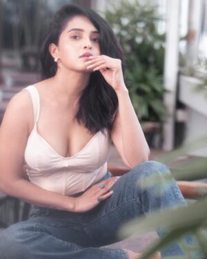 Kaushiki Rathore Instagram - ❤️
Wearing: @urbanic.official @urbanic_in