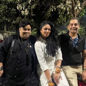 Kavita Kaushik Instagram - Barbecue evening with ghar ke dost aur jaanwar , maturity waala Celebration looks like this 
Thanks @latika.jain87 @atulsatyakoushik ji @kikusharda @gauravgera #Priya #Rudra and those who made the drive to lonavala for us 🤗🤗🤗 love u guys ❤️
Happy Anniversary meri jaan @justronnit
