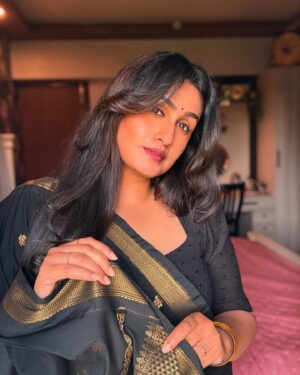 Kavitha Nair Instagram - First saree-ing of 2025 🖤
