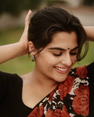 Kavya Kalyanram Instagram - Wanted to post a random 2024 dump before it’s too late but I guess it did get too late while I was having the bestttt time bringing in 2025 💥 
Happy Happyyy New Year ♥️♥️ hope we all have the bestest year ever!!