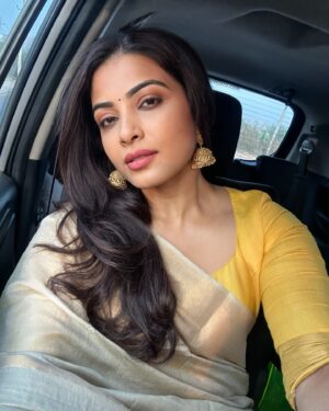 Kavya Shetty Instagram - In the stillness, I find my strength 🙏☀️✨ 
#mantralayaraghavendraswamy #andhrapradesh