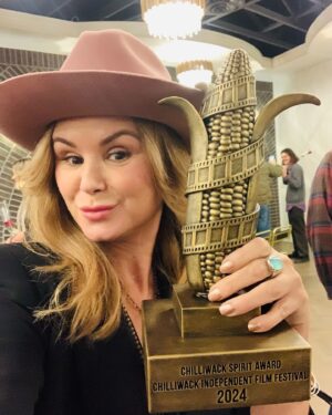 Keegan Connor Tracy Instagram - So proud that the film I directed won the Spirit Award at its Canadian premiere this weekend at the @chilliwackindependentfilmfest! I was honoured to be entrusted by @livingfreeashley and @zoemvfraser1 to tell this deeply personal story. I tried to honour it in all its complexity and every time someone who sees it mentions some little thing I did as a director, it tells me the story worked and this is just further proof. Grateful to the entire team, to the cast for their beautiful work and for the continuing opportunity to tell stories that move people. #director #indie #femalefilmmaker @theworstdayeverfilm @keeganthedirector