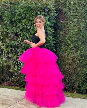 Keegan Connor Tracy Instagram - #flashbackfriday to last year’s @ubcp_actra awards where I was nominated for @creepshowtv. I cannot tell you how much I loved this frilly, wonderfully over-the-top concoction of a skirt, in my absolute favorite colour 💖 Love @katehewko! 
Need something to wear it to again I think…! 
#frills #pink #pinkandfrilly #actor #redcarpet #ubcpactraawards2023