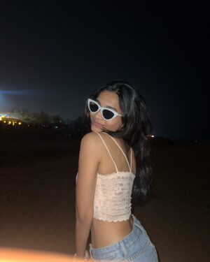 Keerthana Sreekumar Instagram - clearing my camera roll
