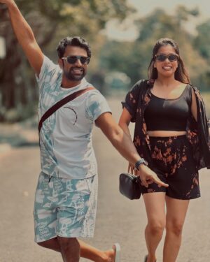 Keerthi shanthanu Instagram - I was going to write a long emotional note but then I realised… you already know how awesome you are 😅😜
Happy bday to the woman who stole my heart … 
& my sleep ❤️😅 Happy Birthday #kiki 
#happybirthday #hbd