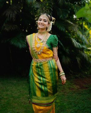 Keerthy Suresh Instagram - The Poem that I adorned…

இதயம் ரெண்டும் இசையெனவே
இன்றே இன்றே இணைகிறதே 

நட்பே காதல் துணையெனவே 
காலம் எல்லாம் வருகிறதே

#TieingAKnotInMadisar ♥️

#ForTheLoveOfNyke