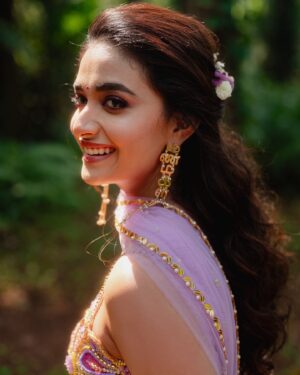 Keerthy Suresh Instagram - This one was for the #தமிழ்ப்பொண்ணு in me OR The #மணப்பெண் 🤭🩷

Tamizh Marudani meets Bollywood Kitsch!

#ForTheLoveOfNyke