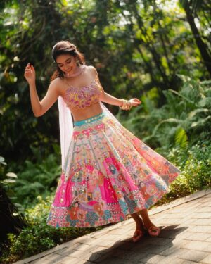 Keerthy Suresh Instagram - This one was for the #தமிழ்ப்பொண்ணு in me OR The #மணப்பெண் 🤭🩷

Tamizh Marudani meets Bollywood Kitsch!

#ForTheLoveOfNyke