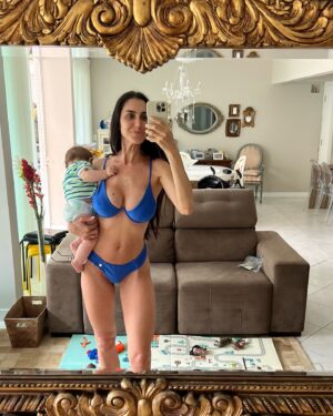 Kelly Baron Instagram - Aberta a temporada de verão com os amores da minha vida 🇧🇷