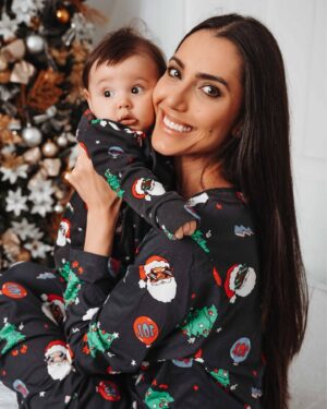 Kelly Baron Instagram - O melhor presente de Natal é ver o seu sorriso, meu filho abençoado ♥️ 
Desejamos um feliz natal da nossa família para a tua e que neste Natal você seja rodeado pelo amor de sua família e amigos🎄