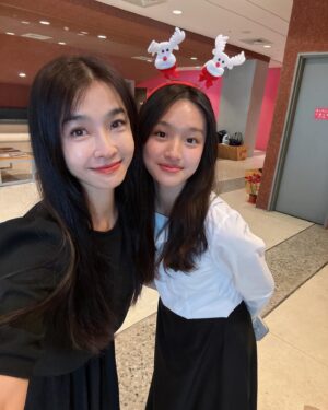 Kelly Huang Instagram - 這學期的最後一天🔚
🔜屏東演藝廳沙龍音樂會🎵
謝謝主任 謝謝我的主修老師
謝謝學長學姐 還有我的同學們

放寒假了🔛 🎵
耶！不用設鬧鐘⏰
先好好睡睡睡🛌