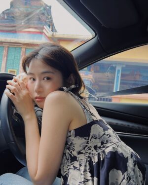 Kendra Sow Instagram - 當了整天司機的年初一😌 祝大家新的一年人生的方向盤都由自己掌控..？哈哈