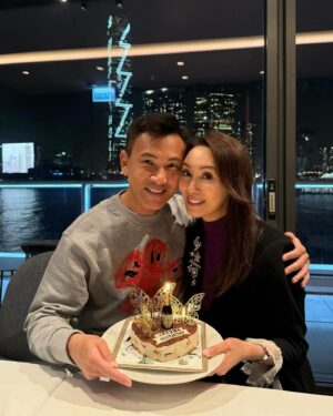 Kenix Kwok Ho-Ying Instagram - 🎉🎉🎉Happy birthday our sweetheart💕 ! 今年特意和Tania聯手炮製心心Tiramisu給你😍, 祝你健康開心、事事順利！也謝謝Kew Cake的梳乎厘芝士蛋糕🍰真心美味！贊！👍🏻
#happyfamily
#madewithlove
#ourbeloved
@kewpluscake