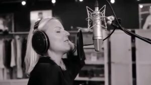 Kerry Ellis Instagram - West End and Broadway leading Kerry Ellis has sung "Defying Gravity" in Wicked, "I Dreamed A Dream" in Les Mis and more. Now, join this powerhouse leading lady as she takes audiences on a musical journey through her career in a stunning 54 solo debut!

Kerry Ellis: A Broadway and West End Sensation | Jan 31 & Feb 1 at 7pm
Tickets & info at 54below.org/KerryEllis