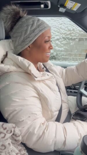 Keshia Knight Pulliam Instagram - Gotta love life’s unexpected turns!! I always choose to dance in the rain… but since it’s cold as hell I’m frolicking in the snow!! 

Atlanta Snow Days are magical because they force you to sit still, relax and enjoy the people you love. #TheSnowSaidNotToday #BackToWorkTomorrow