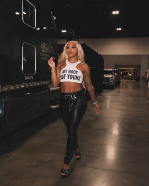 Kiera Hogan Instagram - Imma bad b***h periodt 💕💕
@lexypanterra