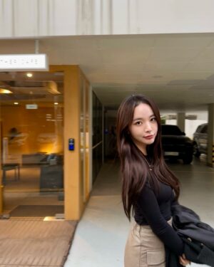 Kim Chae-eun Instagram - 12월 교교겨