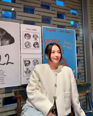 Kim Chae-eun Instagram - 사랑해 우리가족 헤헷