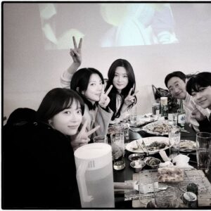 Kim Hye-eun Instagram - 끝났다ㅜㅜ.
아깝다ㅜㅜ.
난 이 작품 너무 사랑한다.

#조립식가족