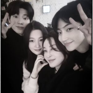 Kim Hye-eun Instagram - 끝났다ㅜㅜ.
아깝다ㅜㅜ.
난 이 작품 너무 사랑한다.

#조립식가족