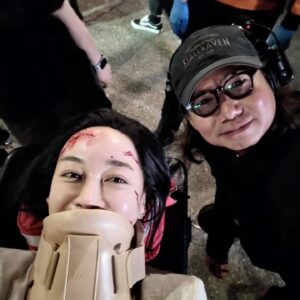 Kim Hye-eun Instagram - 이제는 올릴수 있다.^^
저 교통사고 난 거 방송됐으니 사진올려도 되지요?^^
특수분장해주신 예술투혼 분장팀께 박수를~~^^교통사고났는데 왜 신났냐?^^
연기란 참♡

#조립식가족 #김승호감독님 #김윤창촬영감독님