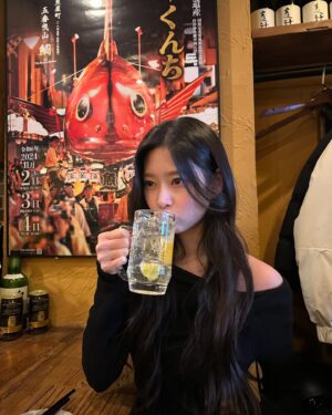 Kim Min-ju Instagram - ☕️🥂