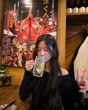 Kim Min-ju Instagram - ☕️🥂